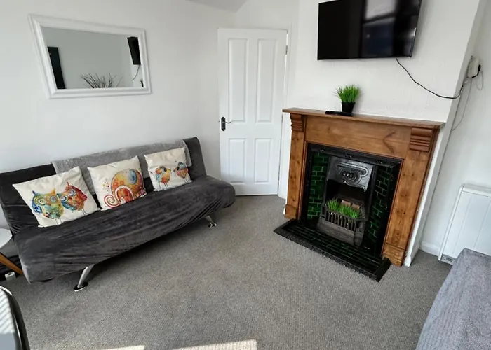 1St Floor Flat In Mews