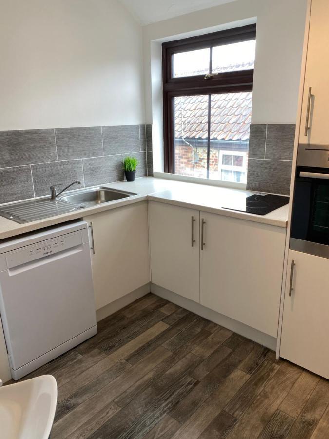 1st Floor Flat In Mews Apartment *
